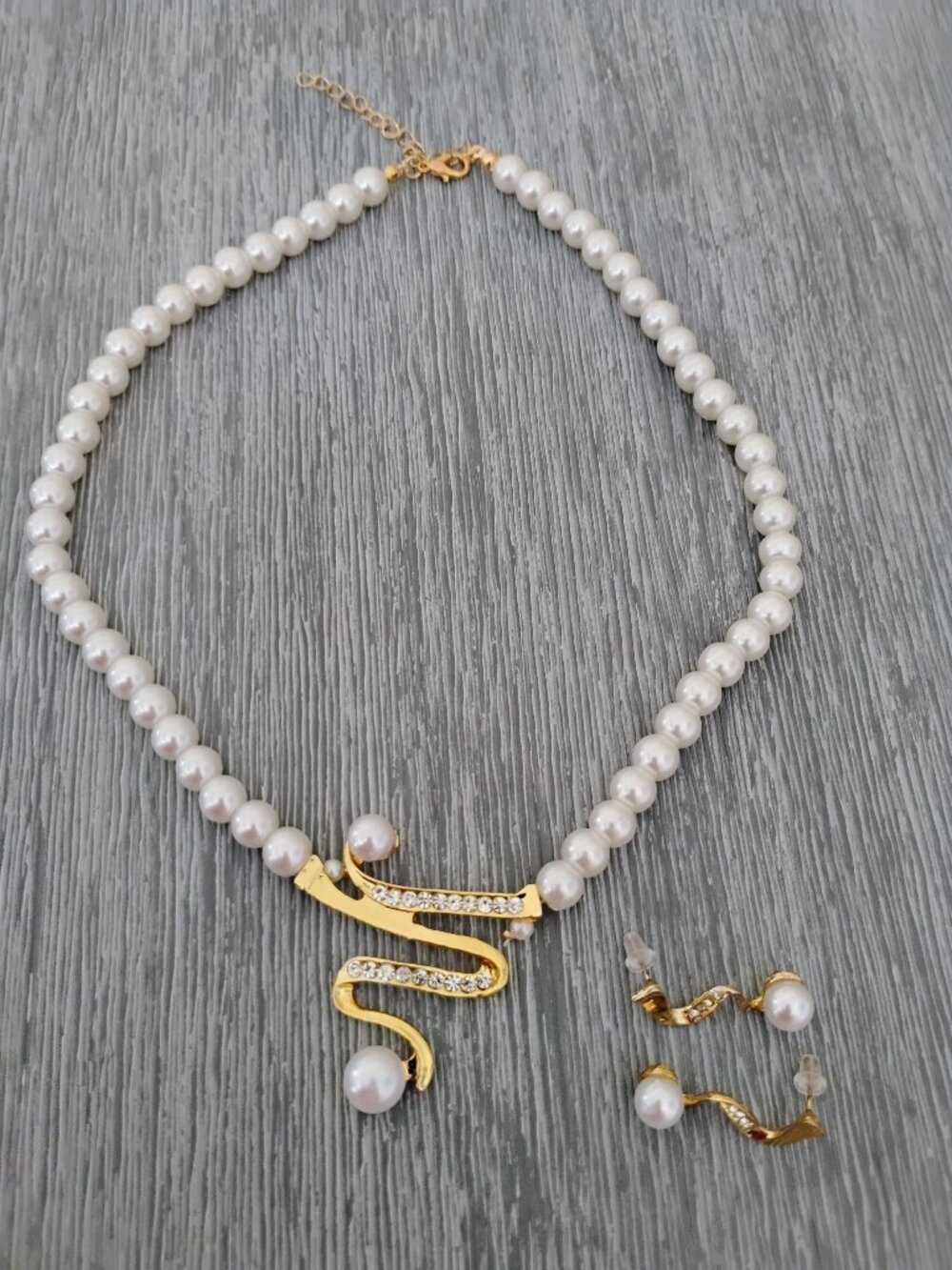 Pearl Beaded Necklace Rhinestone inset pendant & Drop Earring Set NEW